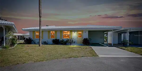 595 CIRCLEWOOD DRIVE