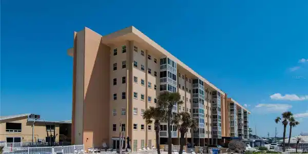 1255 TARPON CENTER DRIVE