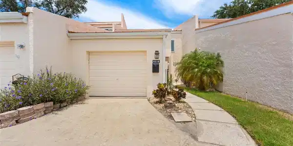 4316 SUNRAY COURT