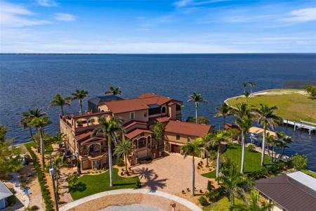 266 BANGSBERG ROAD SE