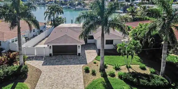10132 YACHT CLUB DRIVE