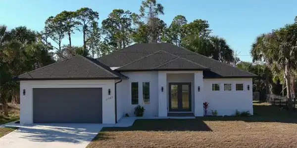 2743 BEGONIA TERRACE