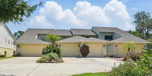 3673 SAWGRASS DRIVE