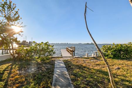 1836 VENETIAN POINT DRIVE