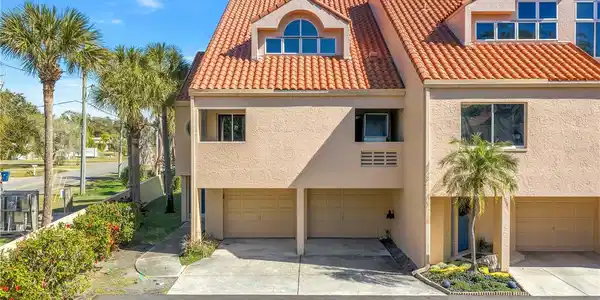 1605 ROYAL PALM DRIVE S