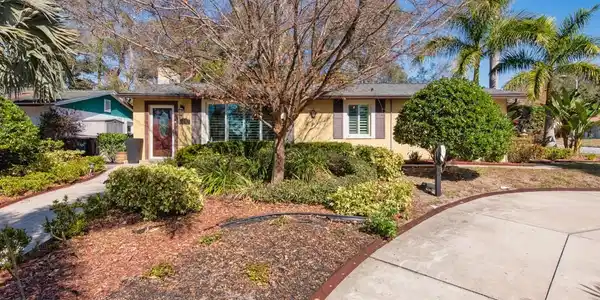 2816 APPLEWOOD DRIVE