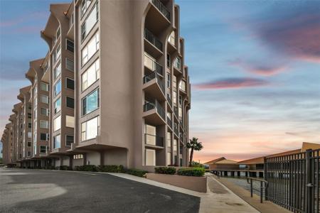 634 EDGEWATER DRIVE