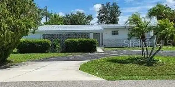 158 CONCORD DRIVE NE