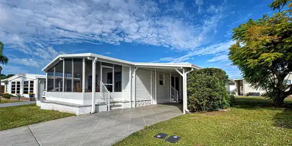 16 N BOTANY BAY CIRCLE