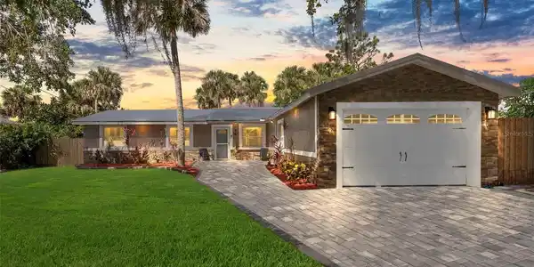 418 ACACIA CIRCLE