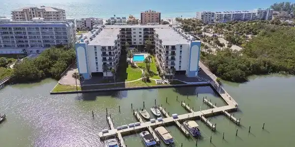 19531 GULF BOULEVARD