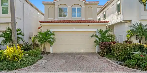 1039 ROYAL PASS ROAD