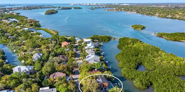 5236 SIESTA COVE DRIVE