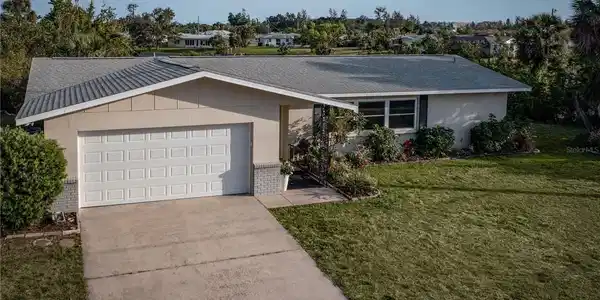 512 SHAMROCK BLVD