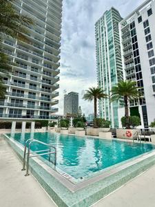 600 NE 27TH STREET