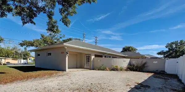229 S QUINCY ROAD