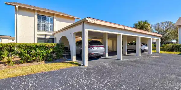 1770 LAKE PLACE