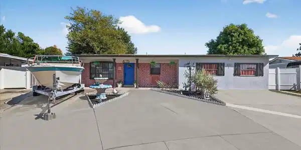6507 DOVEWOOD PLACE