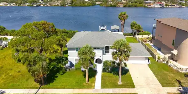 644 BAYSHORE DRIVE