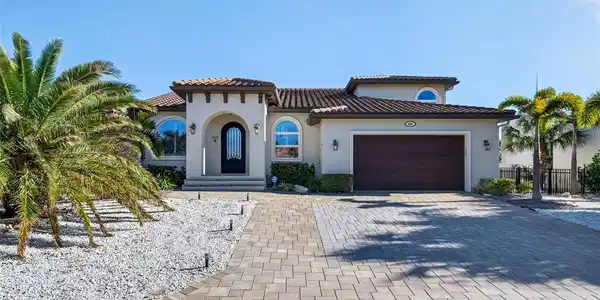 562 RANGER LANE