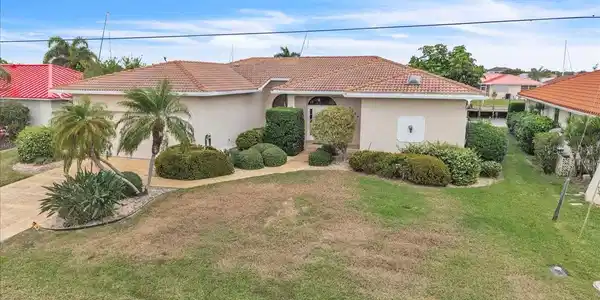 2826 LA MANCHA COURT