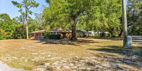 1040 JOCELIN ROAD