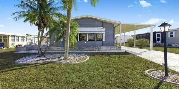 606 LA JOLLA CIRCLE