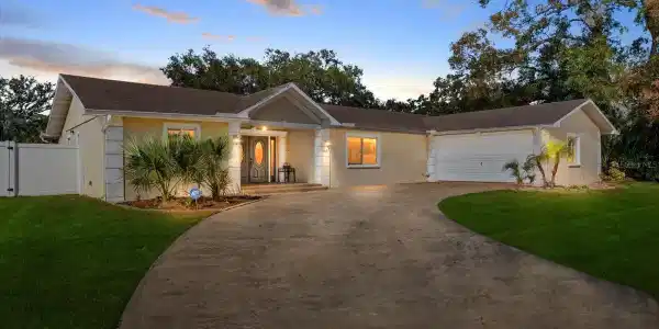 4424 WALTHAM DRIVE