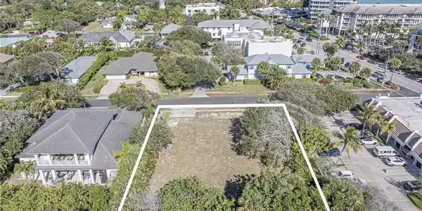 846 BANYAN ROAD