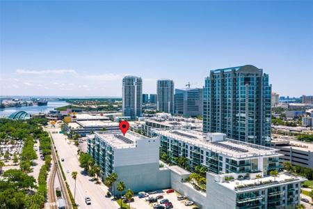 912 CHANNELSIDE DRIVE