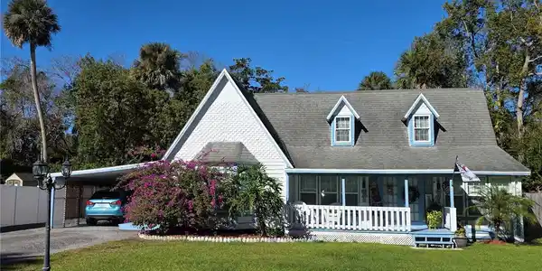 8 E MAGNOLIA AVENUE