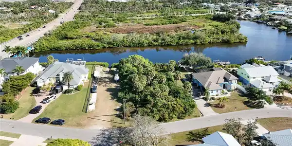 BAYVIEW DRIVE
