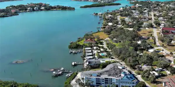 516 TAMIAMI TRAIL S