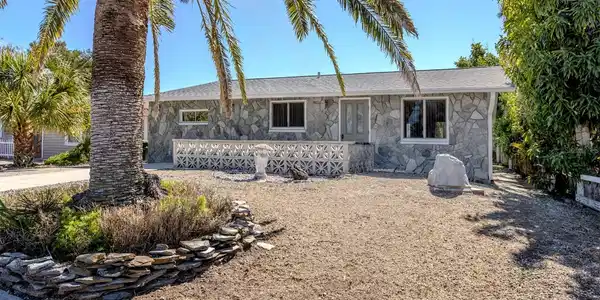 325 PALMETTO ROAD W