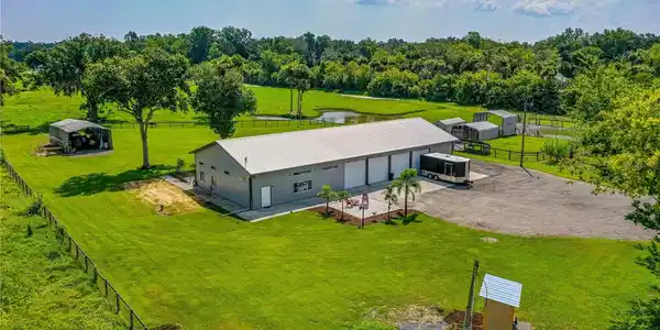 440 W PUTNAM GROVE ROAD