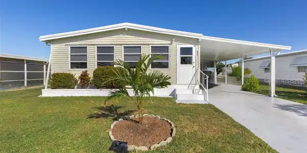537 LA PLAYA CIRCLE