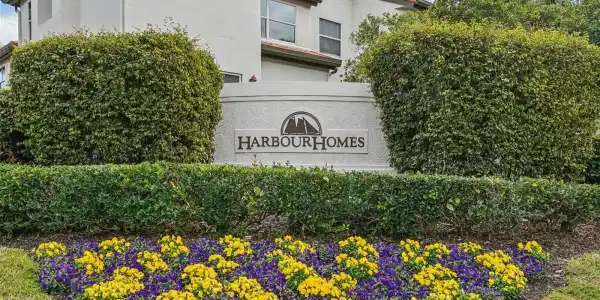 602 SEABREEZE COURT