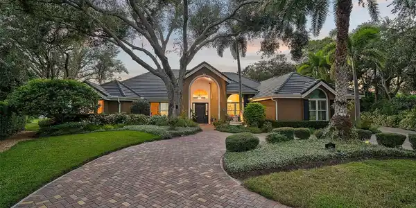 662 FERNWALK LANE