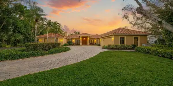 1634 N LODGE DRIVE