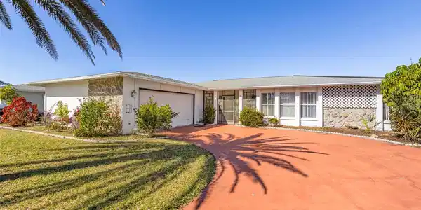 10 GOLFVIEW ROAD