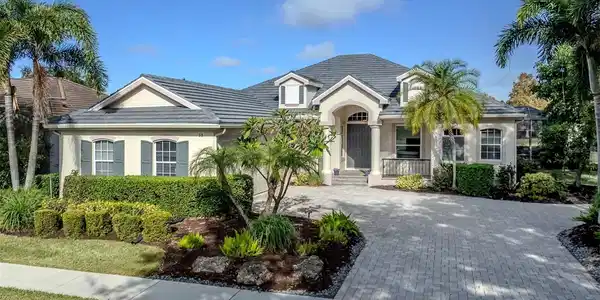 319 PARK TRACE BOULEVARD