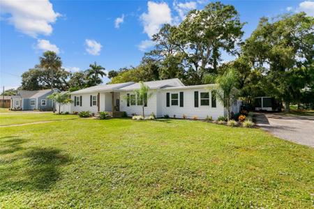 1208 INDIAN RIVER AVENUE