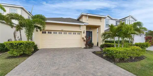 407 SANDSEND COURT