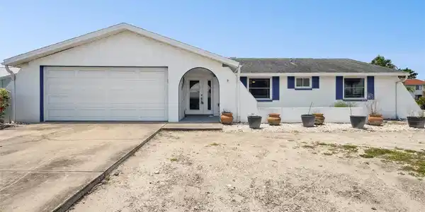 928 SPINDLE PALM WAY