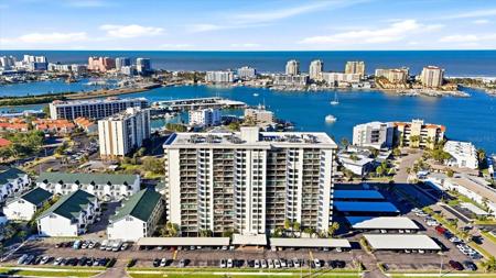 400 ISLAND WAY