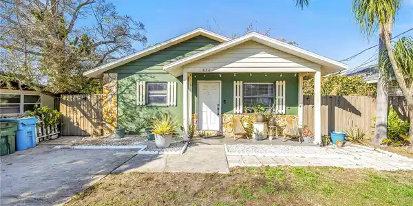 824 HALL STREET
