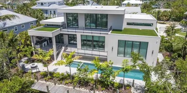 590 DE NARVAEZ DRIVE