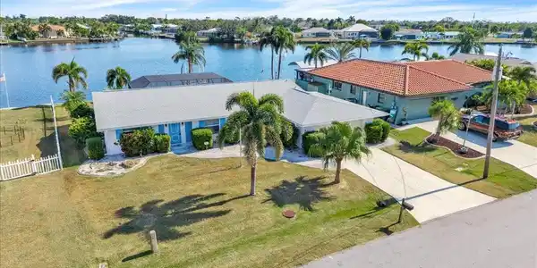 217 E TARPON BOULEVARD NW