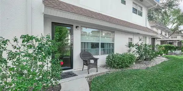 549 SUTTON PLACE
