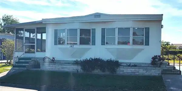 900 9th Ave E E HAMILTON STREET